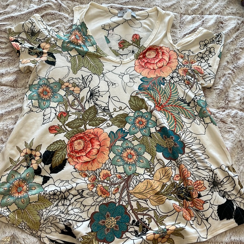 Peek-a-boo shoulder top
